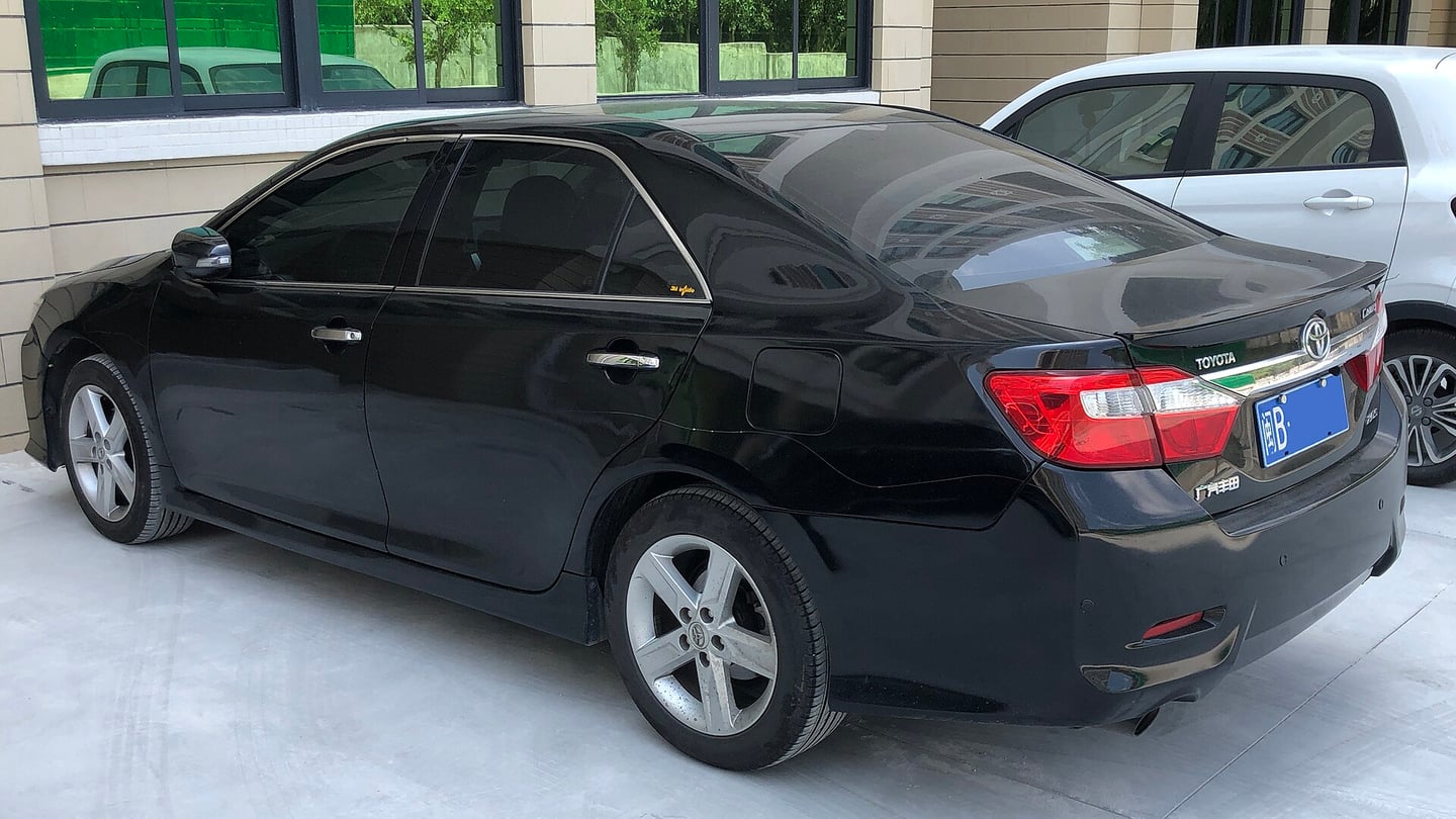 Toyota Camry — фото 4