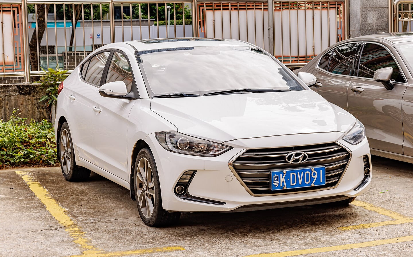 Hyundai Elantra — фото 3