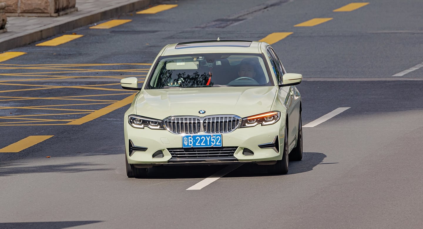 BMW 330i xDrive — фото 4