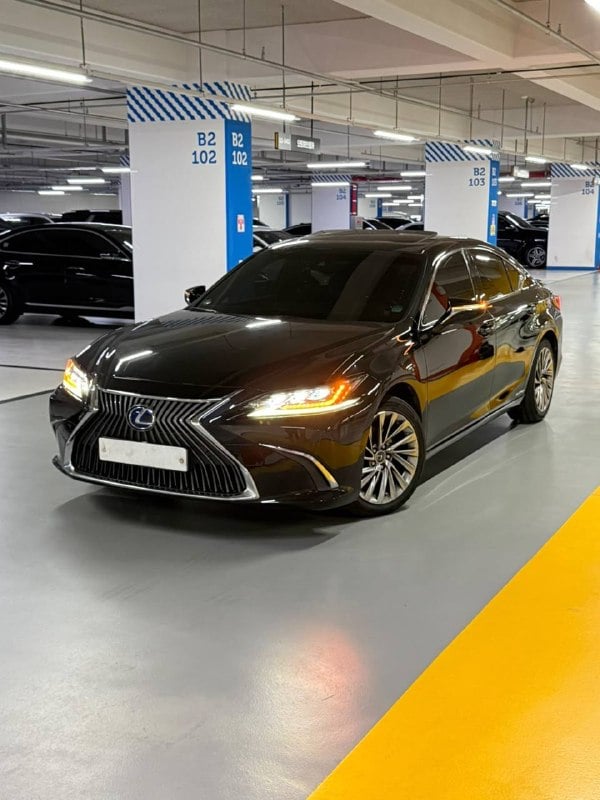Lexus ES