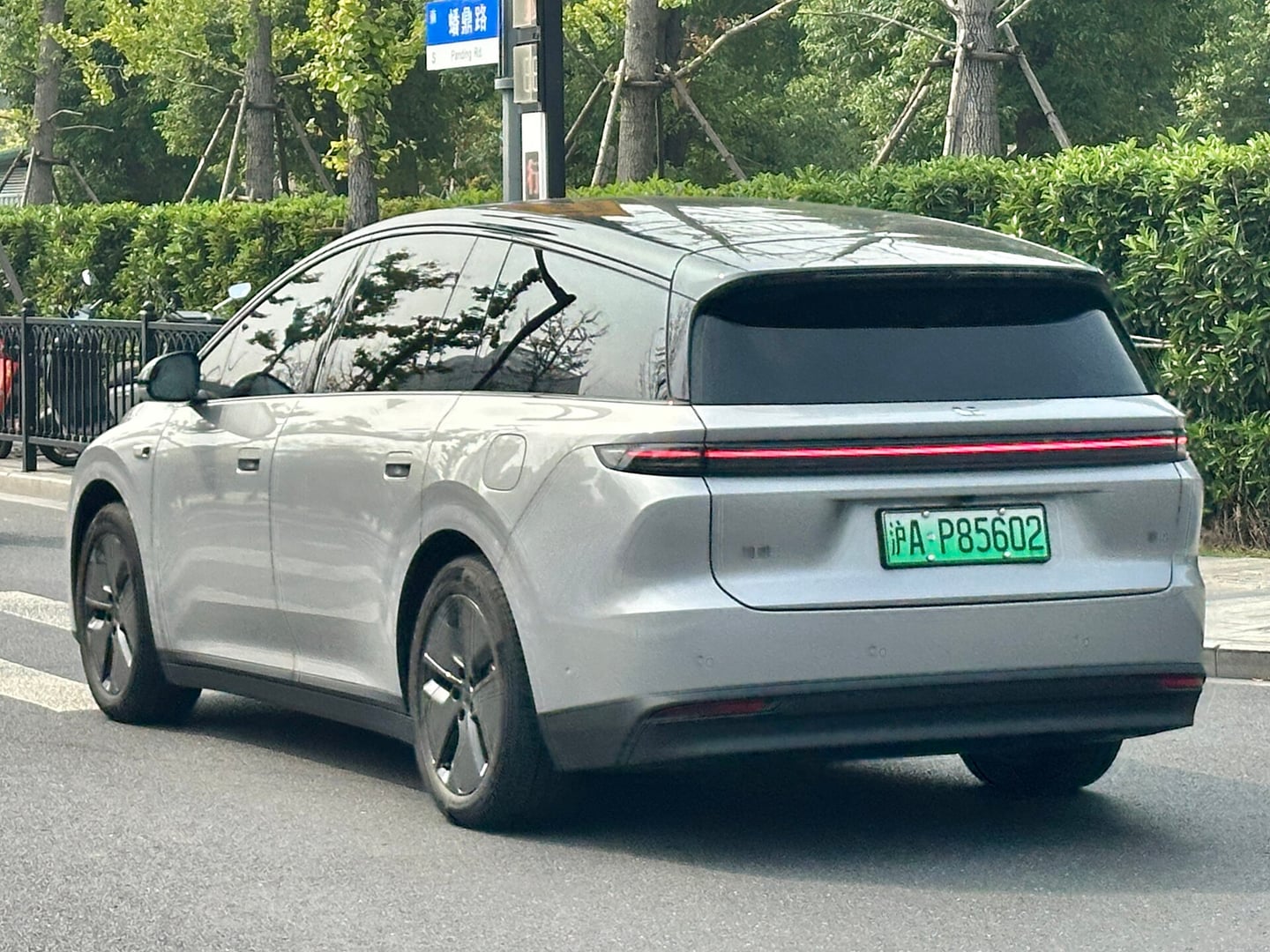 LiXiang i8 — фото 3