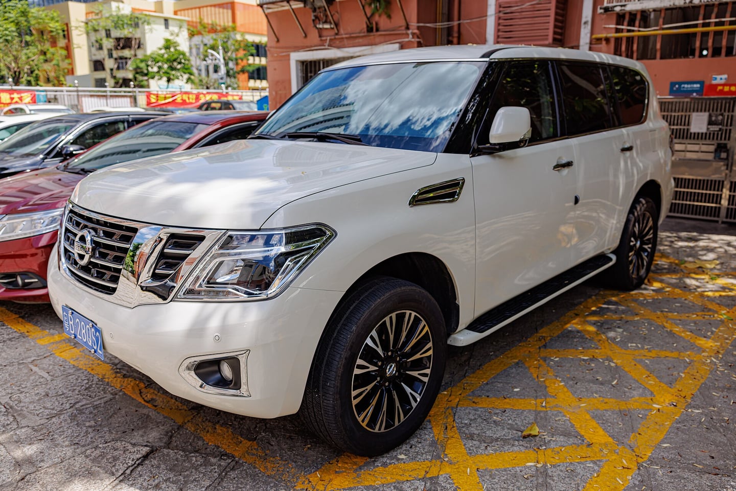 Nissan Patrol — фото 2