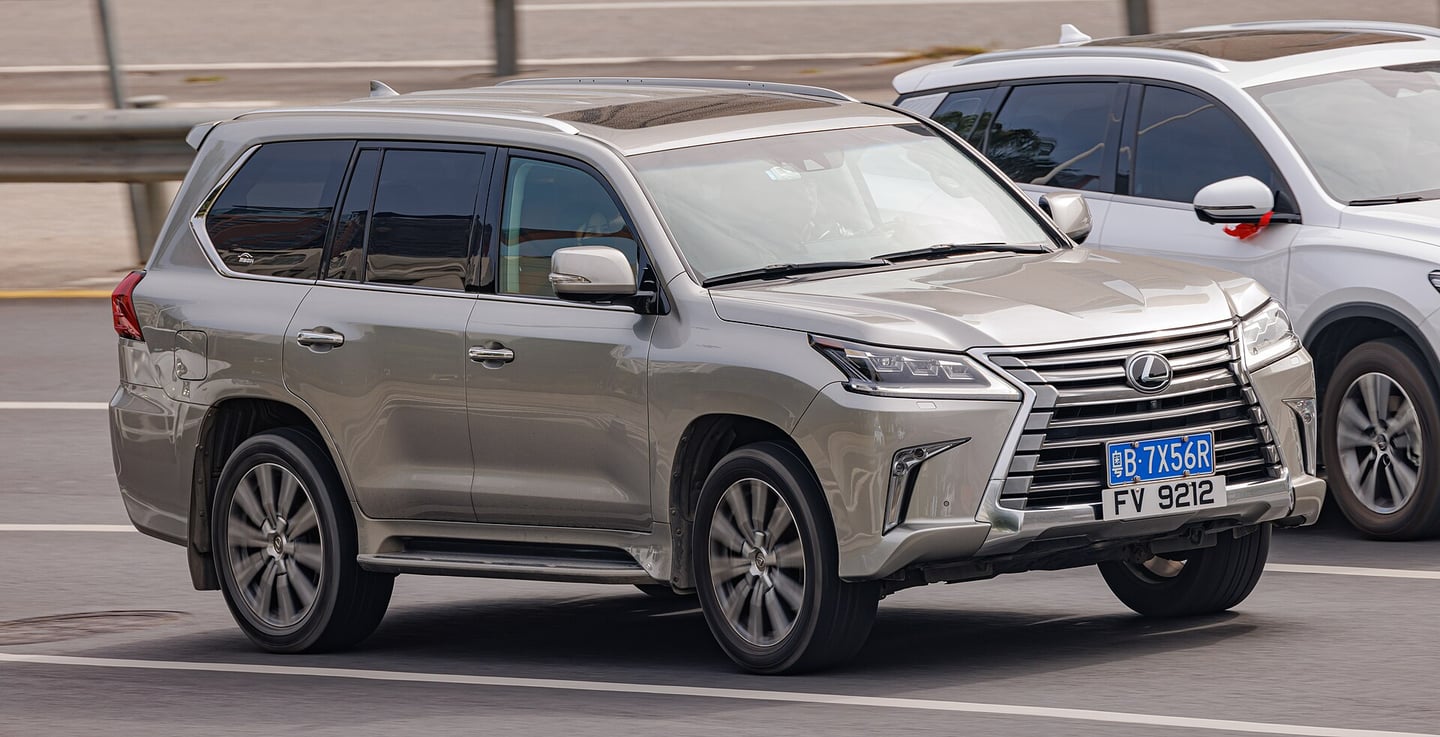 Lexus LX 500d — фото 2