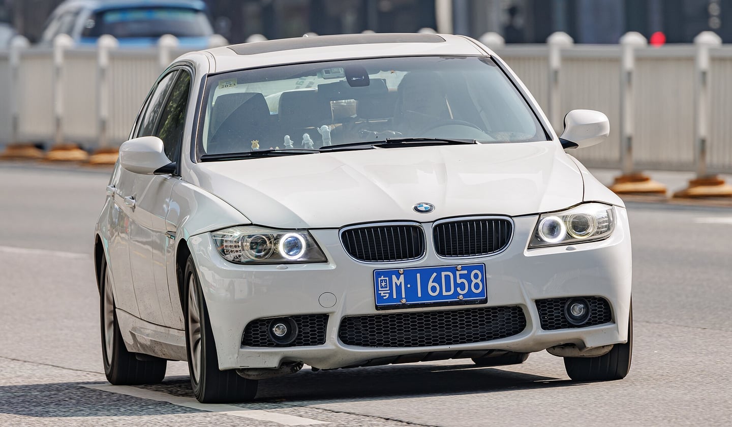 BMW 320i — фото 3