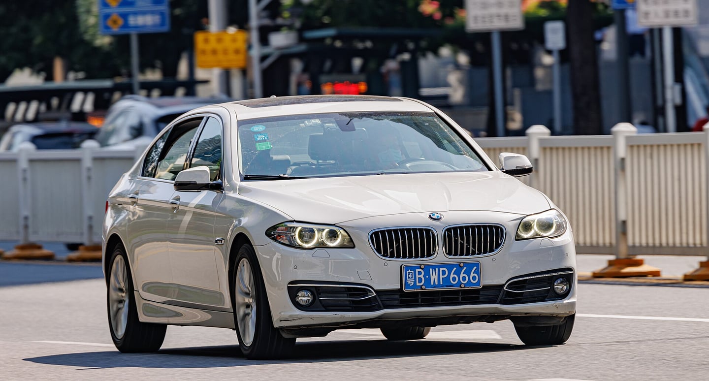 BMW 523i — фото 3